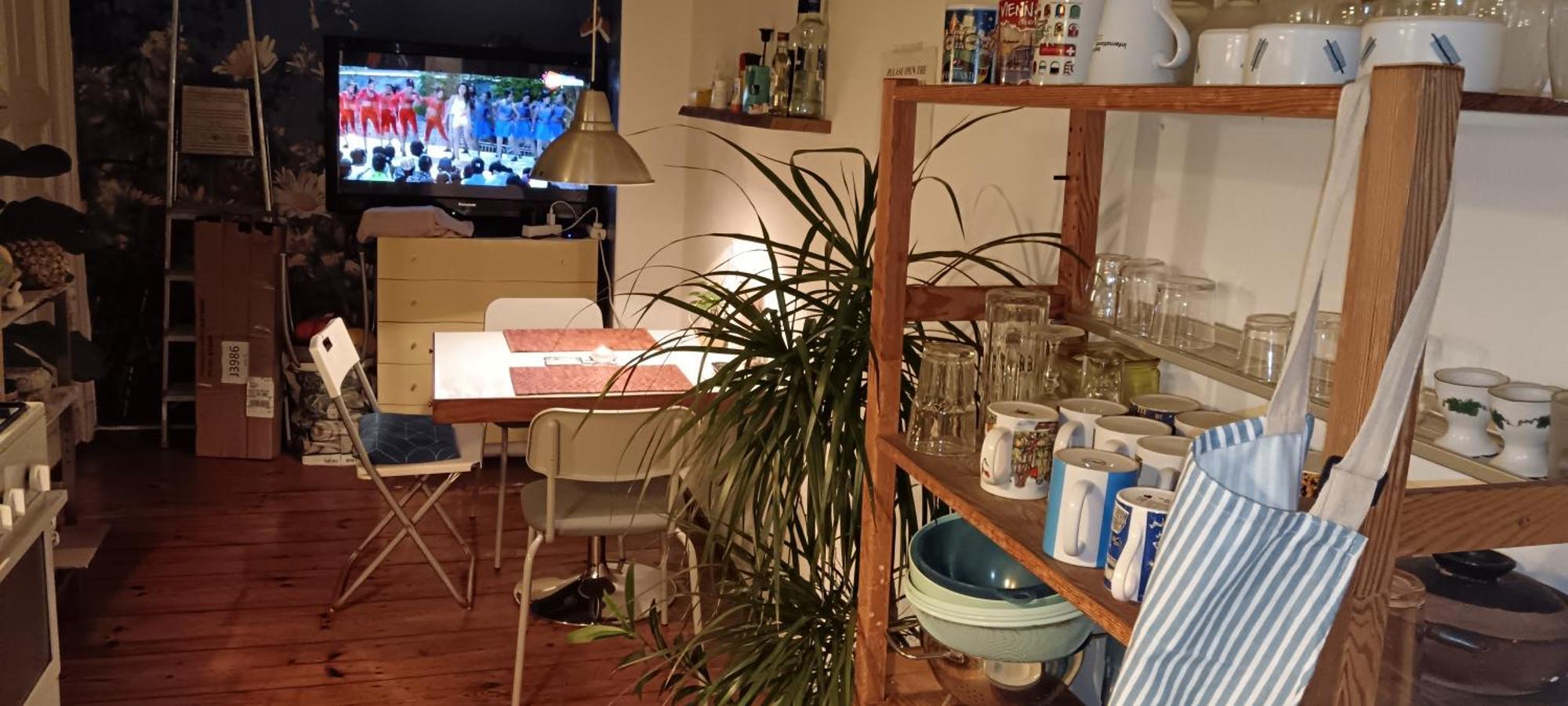 Private Bedroom Near Alexanderplatz In Sharing Apartment Berlin Bagian luar foto