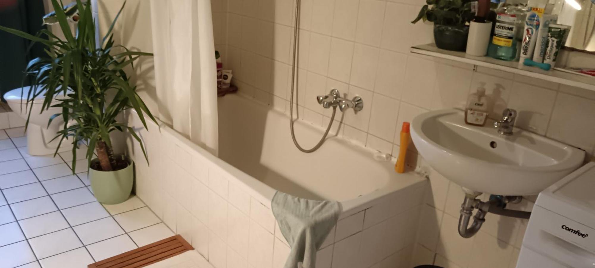 Private Bedroom Near Alexanderplatz In Sharing Apartment Berlin Bagian luar foto